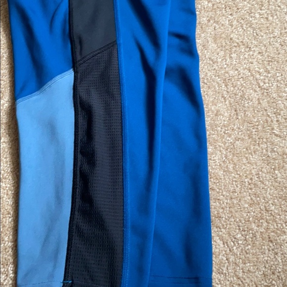 🍄 Reebok EUC Speedwick Crop Length Leggings - Picture 4 of 4